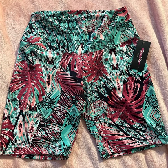 Women’s Shorts - Picture 1 of 2